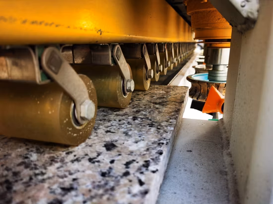 Bcmc Venta caliente maquinaria pulidora de bordes de piedra máquina perfiladora de línea recta para granito, mármol, cuarzo con múltiples cabezales de molienda